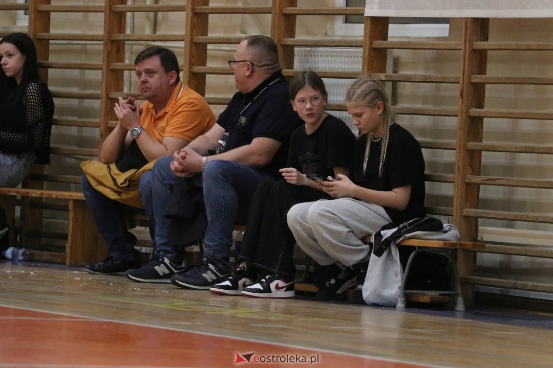 Nike Ostrołęka - Sparta Grodzisk Maz. [22.12.2024] - zdjęcie #24 - eOstroleka.pl