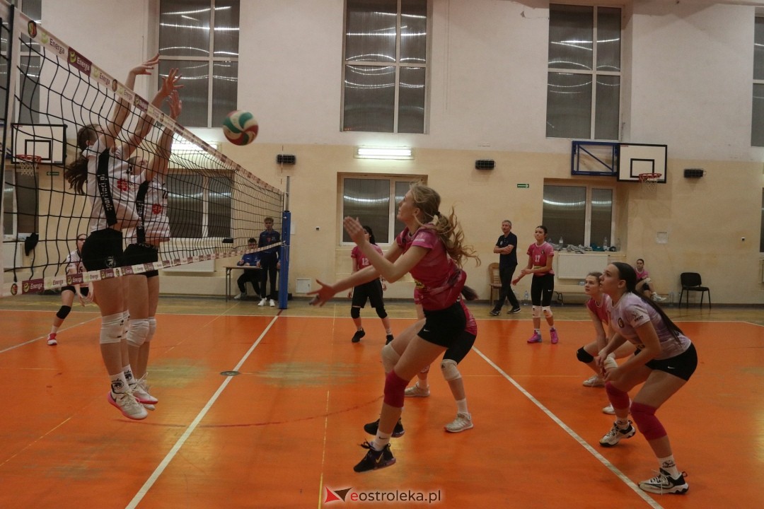 Nike Ostrołęka - Sparta Grodzisk Maz. [22.12.2024] - zdjęcie #20 - eOstroleka.pl