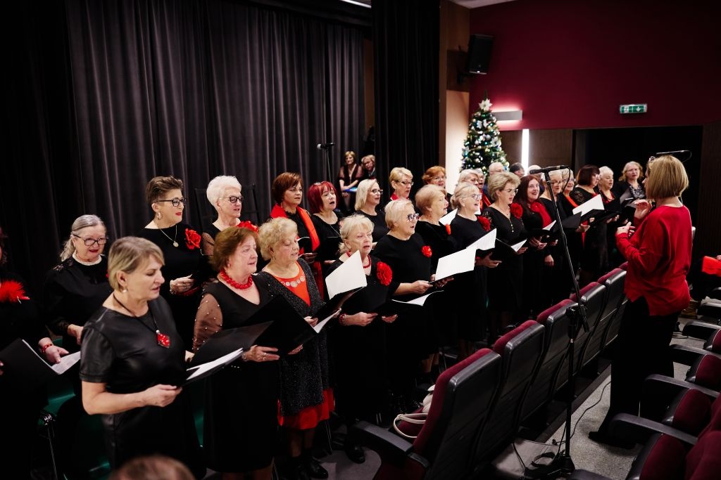 Wigilijen spotkanie słuchaczy OUTW [23.12.2024] - zdjęcie #13 - eOstroleka.pl