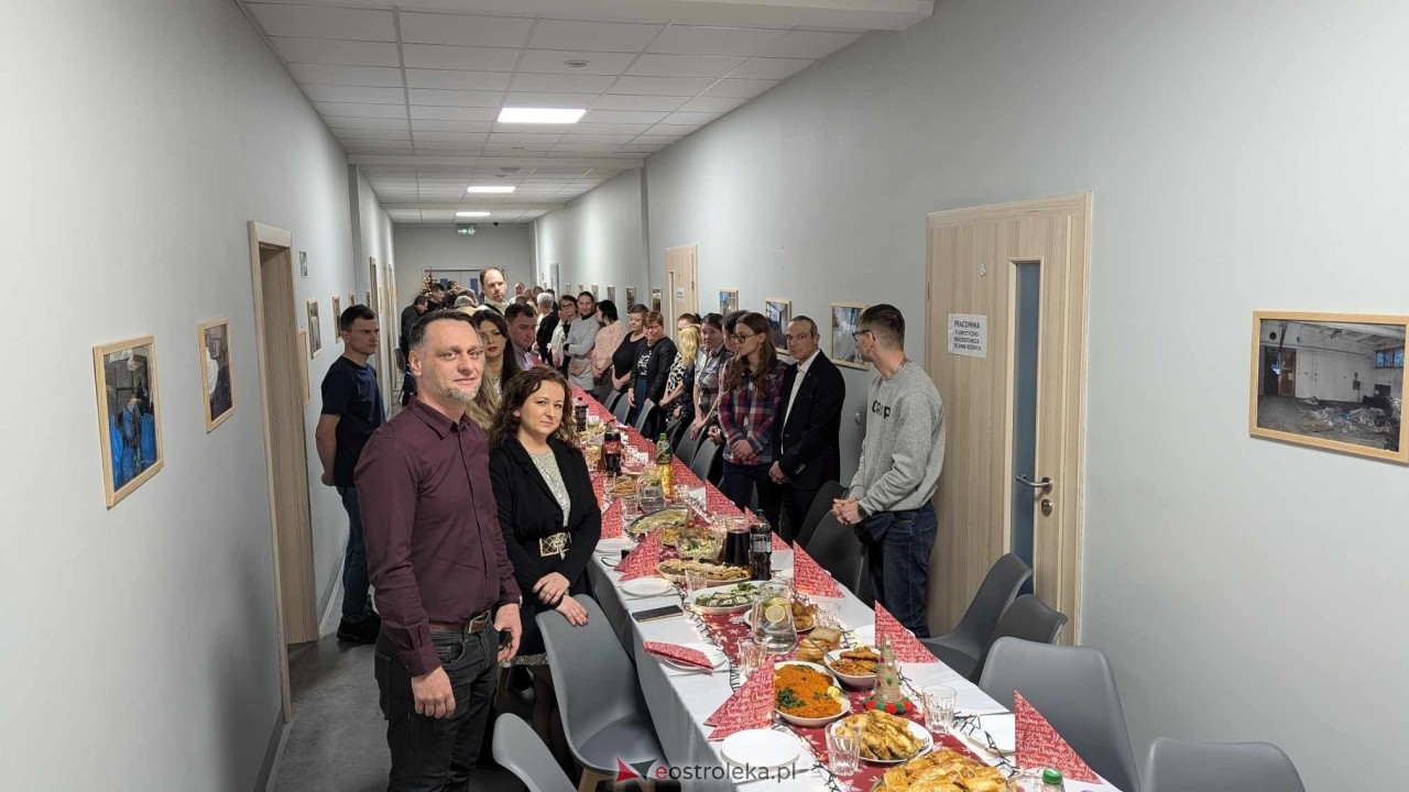 Wigilia w Centrum Integracji Społecznej [23.12.2024] - zdjęcie #8 - eOstroleka.pl