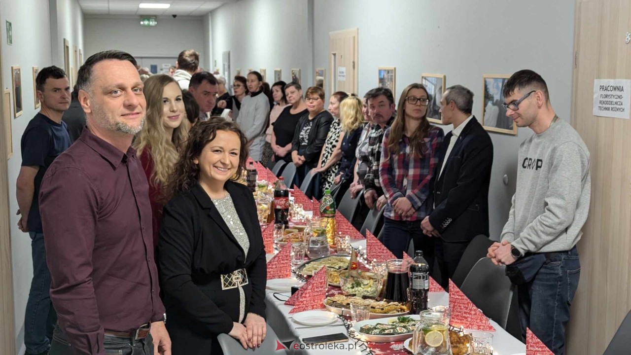 Wigilia w Centrum Integracji Społecznej [23.12.2024] - zdjęcie #6 - eOstroleka.pl