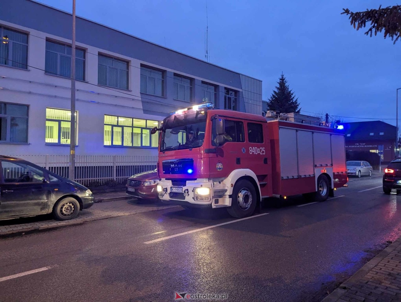 Jednostki gaśnicze w akcji na Poznańskiej [23.12.2024] - zdjęcie #10 - eOstroleka.pl