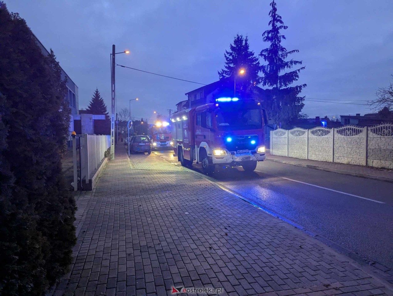 Jednostki gaśnicze w akcji na Poznańskiej [23.12.2024] - zdjęcie #9 - eOstroleka.pl