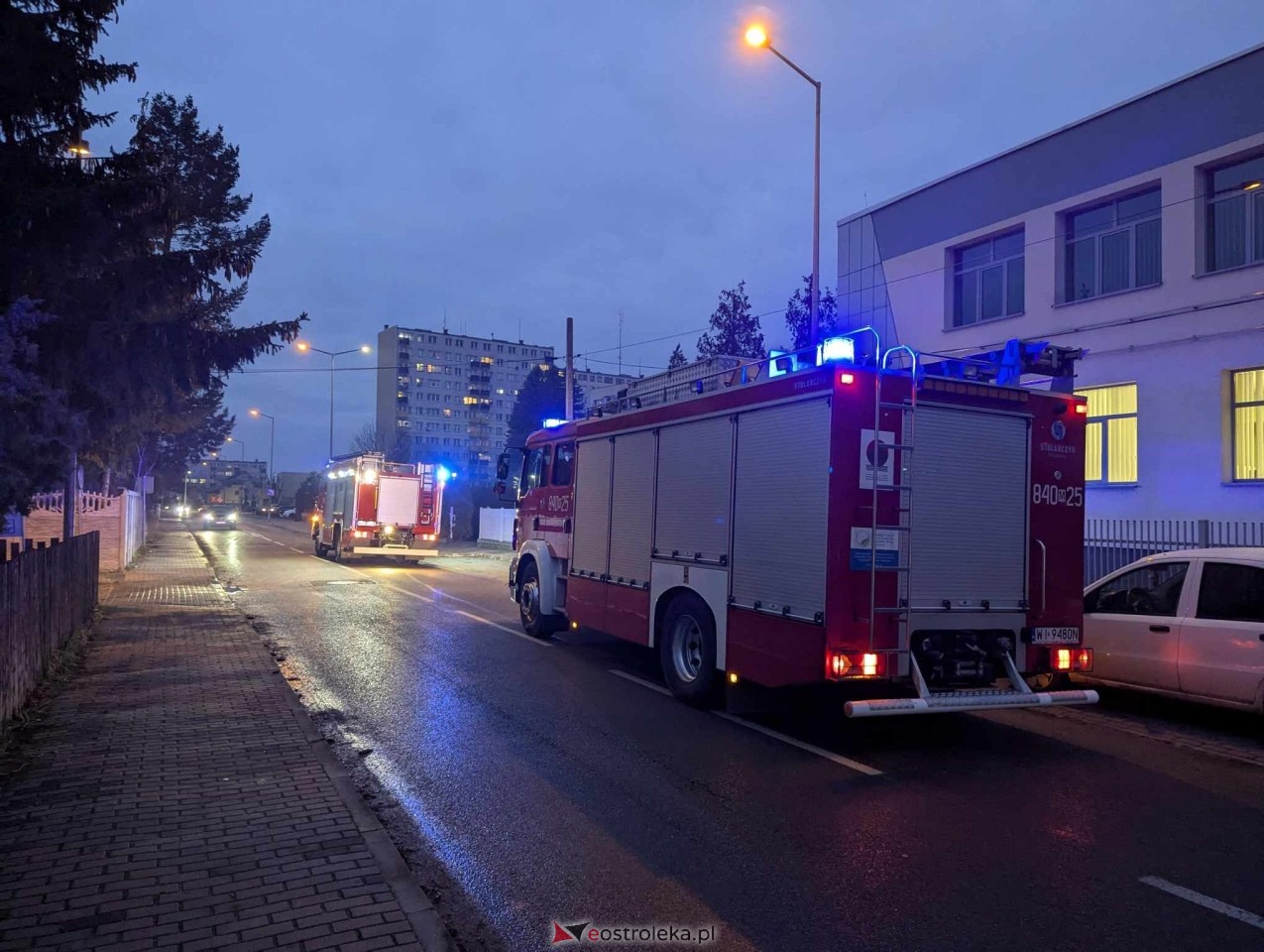 Jednostki gaśnicze w akcji na Poznańskiej [23.12.2024] - zdjęcie #7 - eOstroleka.pl