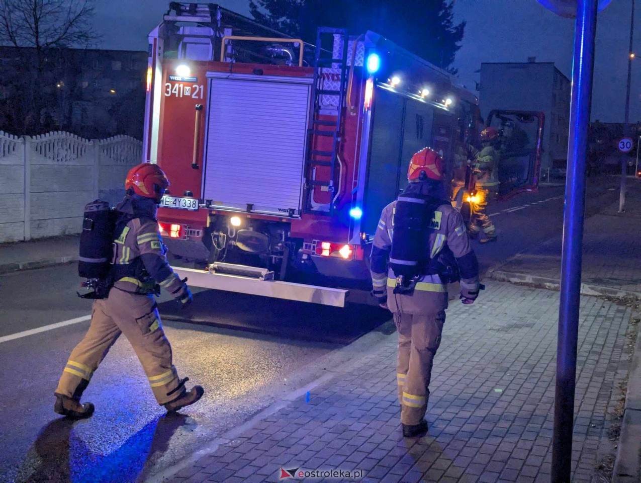Jednostki gaśnicze w akcji na Poznańskiej [23.12.2024] - zdjęcie #2 - eOstroleka.pl
