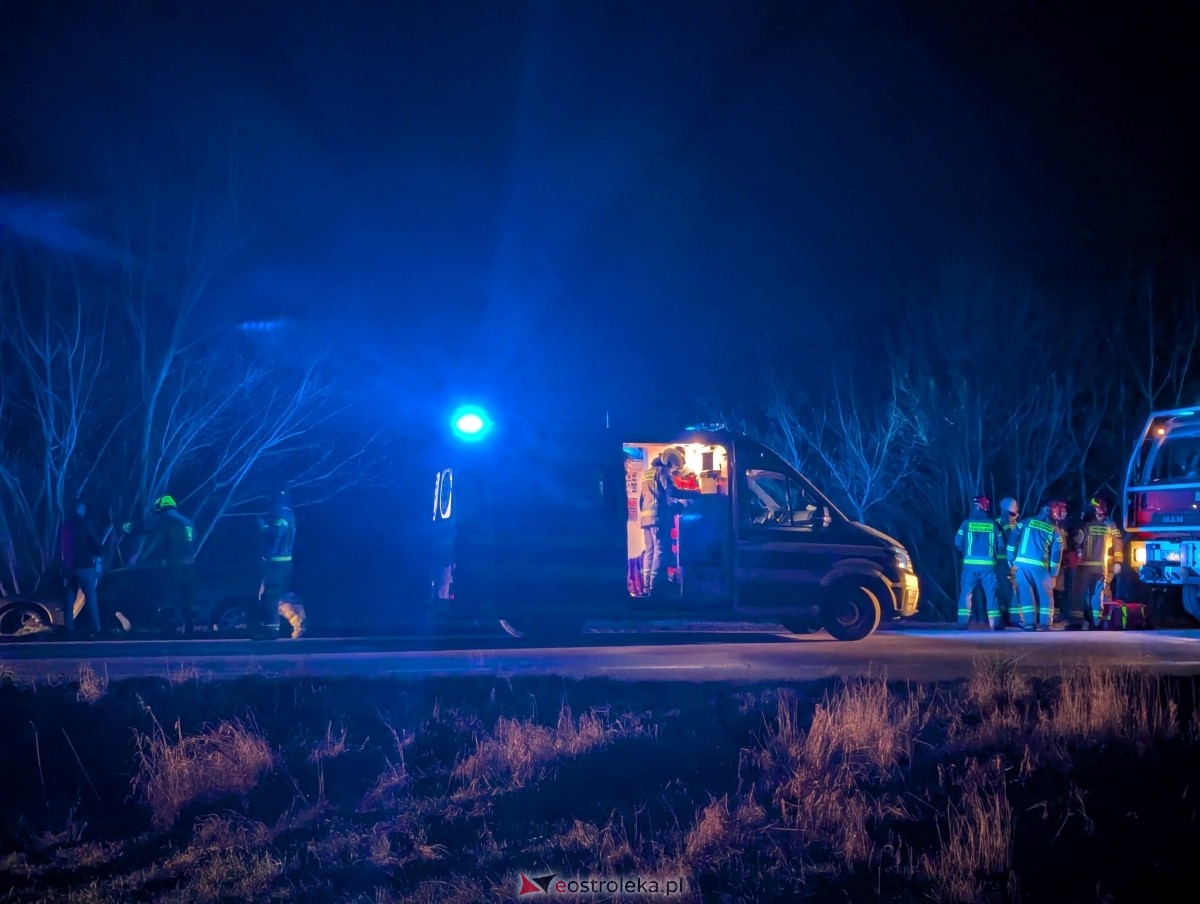 Wypadek w Czarnotrzewiu [23.12.2024] - zdjęcie #16 - eOstroleka.pl