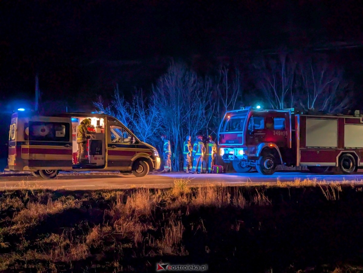 Wypadek w Czarnotrzewiu [23.12.2024] - zdjęcie #15 - eOstroleka.pl