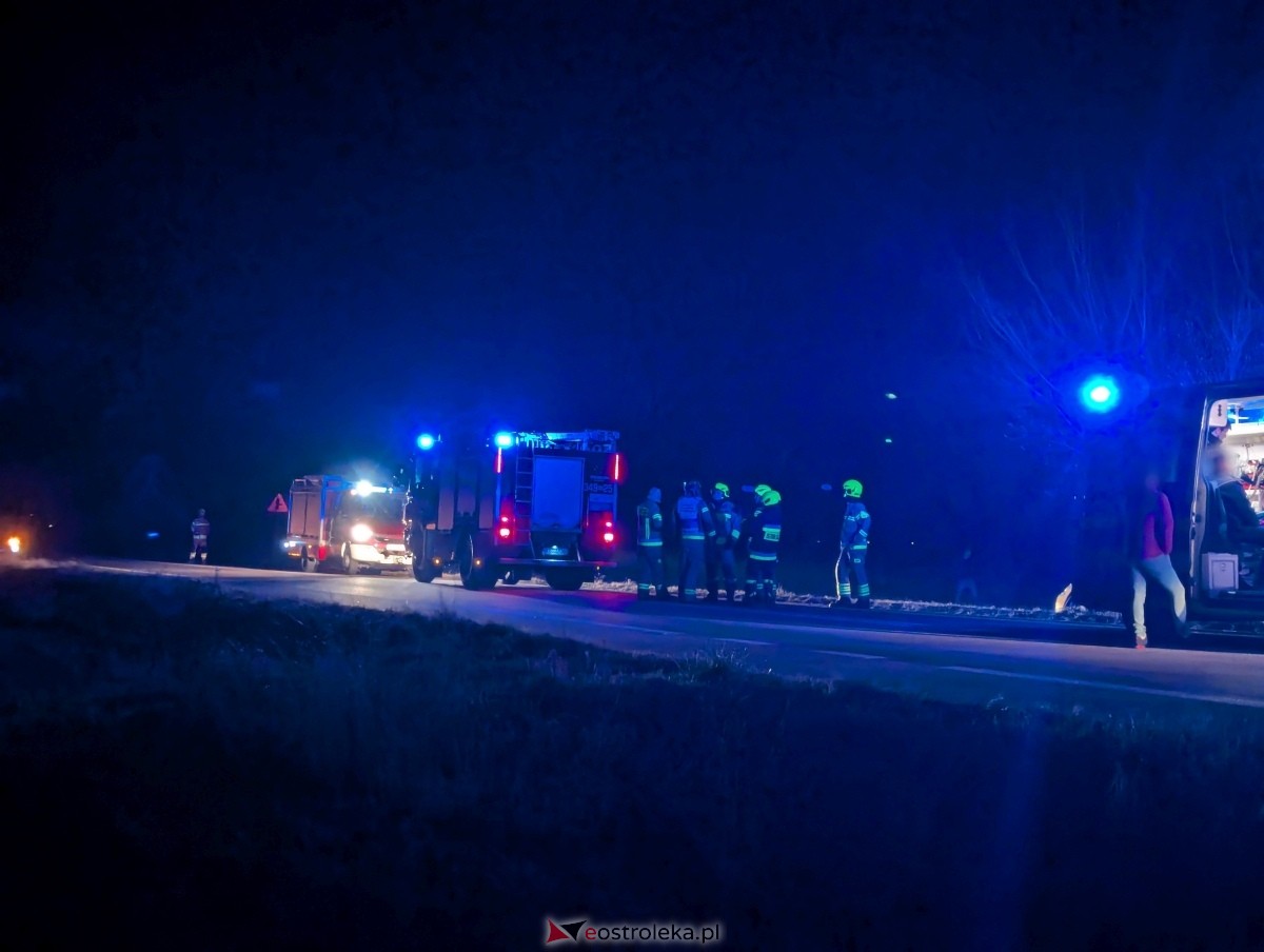 Wypadek w Czarnotrzewiu [23.12.2024] - zdjęcie #11 - eOstroleka.pl