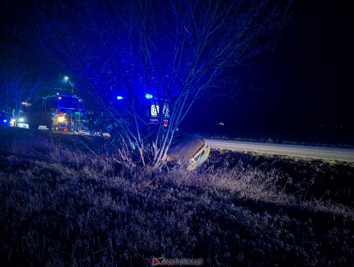 Wypadek w Czarnotrzewiu [23.12.2024] - zdjęcie #3 - eOstroleka.pl