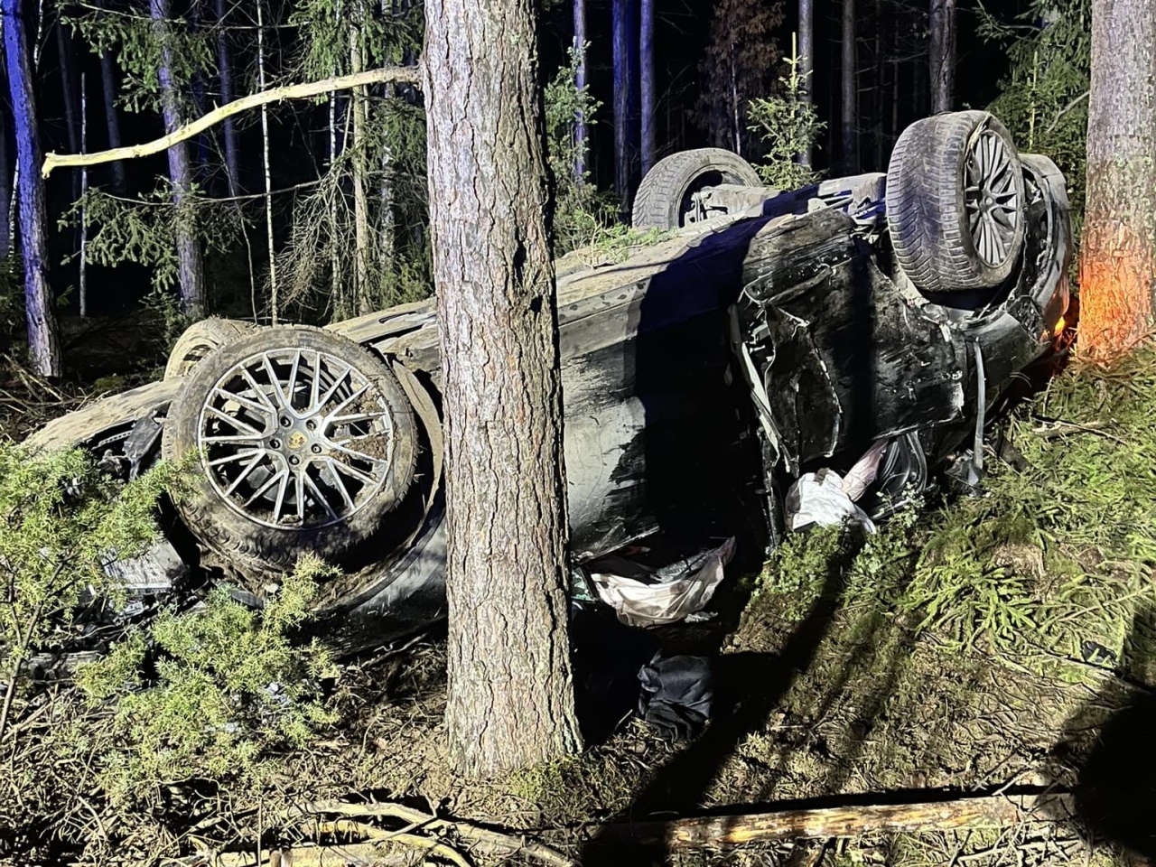 Wypadek w Złotej Górze [24.12.2024] - zdjęcie #6 - eOstroleka.pl