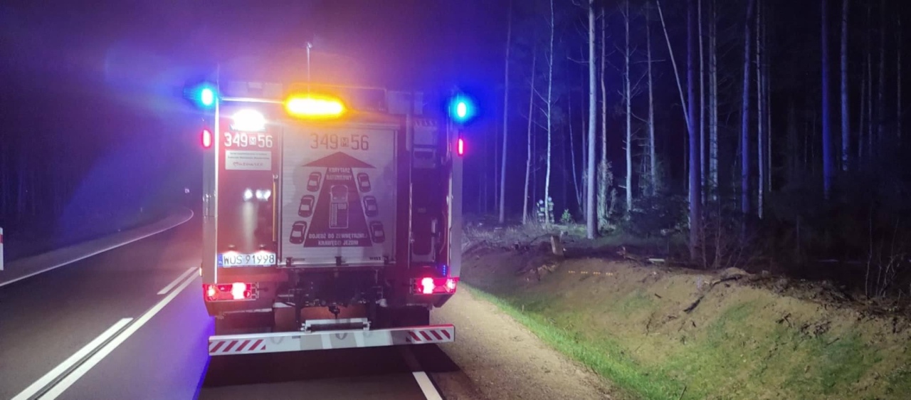 Wypadek w Złotej Górze [24.12.2024] - zdjęcie #5 - eOstroleka.pl