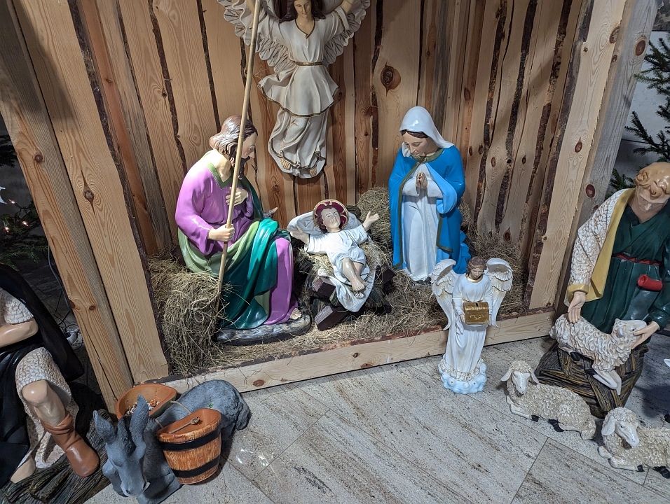 Bożonarodzeniowe szopki w kościołach w Ostrołęce i Rzekuniu [25.12.2024] - zdjęcie #33 - eOstroleka.pl