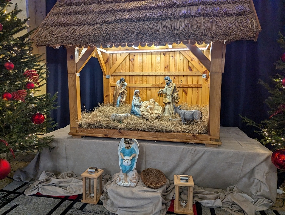 Bożonarodzeniowe szopki w kościołach w Ostrołęce i Rzekuniu [25.12.2024] - zdjęcie #29 - eOstroleka.pl