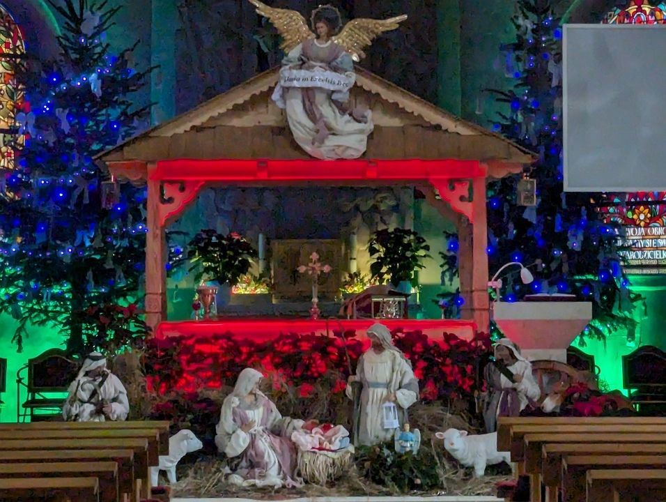 Bożonarodzeniowe szopki w kościołach w Ostrołęce i Rzekuniu [25.12.2024] - zdjęcie #19 - eOstroleka.pl