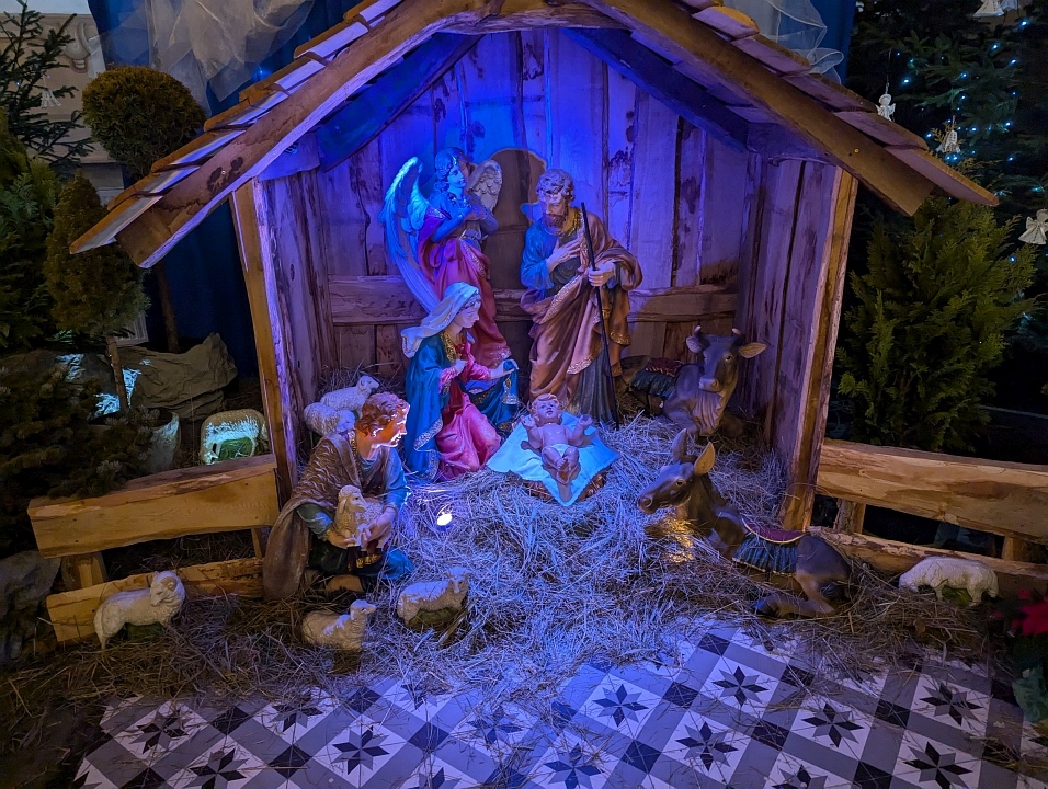 Bożonarodzeniowe szopki w kościołach w Ostrołęce i Rzekuniu [25.12.2024] - zdjęcie #18 - eOstroleka.pl