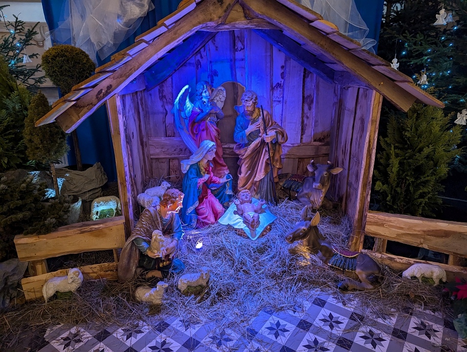 Bożonarodzeniowe szopki w kościołach w Ostrołęce i Rzekuniu [25.12.2024] - zdjęcie #17 - eOstroleka.pl