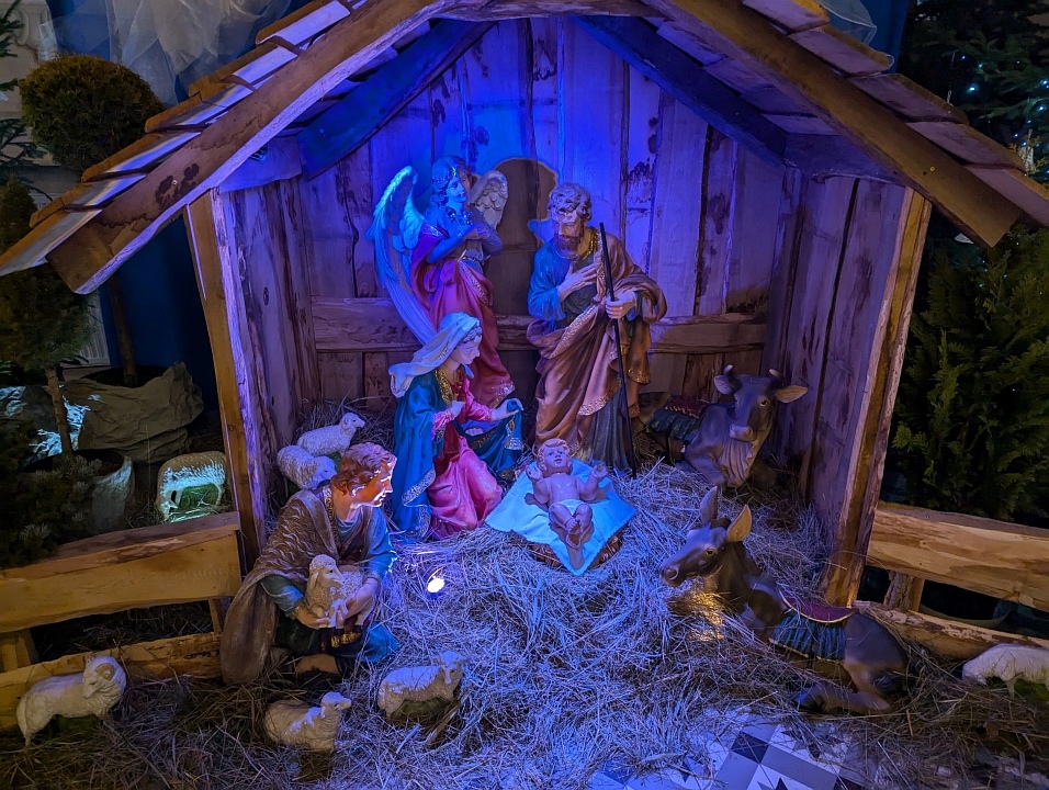 Bożonarodzeniowe szopki w kościołach w Ostrołęce i Rzekuniu [25.12.2024] - zdjęcie #14 - eOstroleka.pl