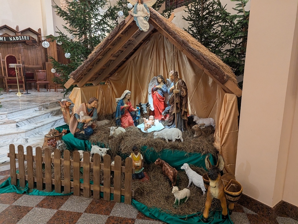 Bożonarodzeniowe szopki w kościołach w Ostrołęce i Rzekuniu [25.12.2024] - zdjęcie #6 - eOstroleka.pl