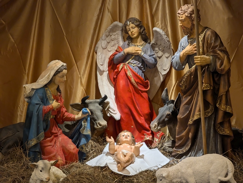 Bożonarodzeniowe szopki w kościołach w Ostrołęce i Rzekuniu [25.12.2024] - zdjęcie #2 - eOstroleka.pl