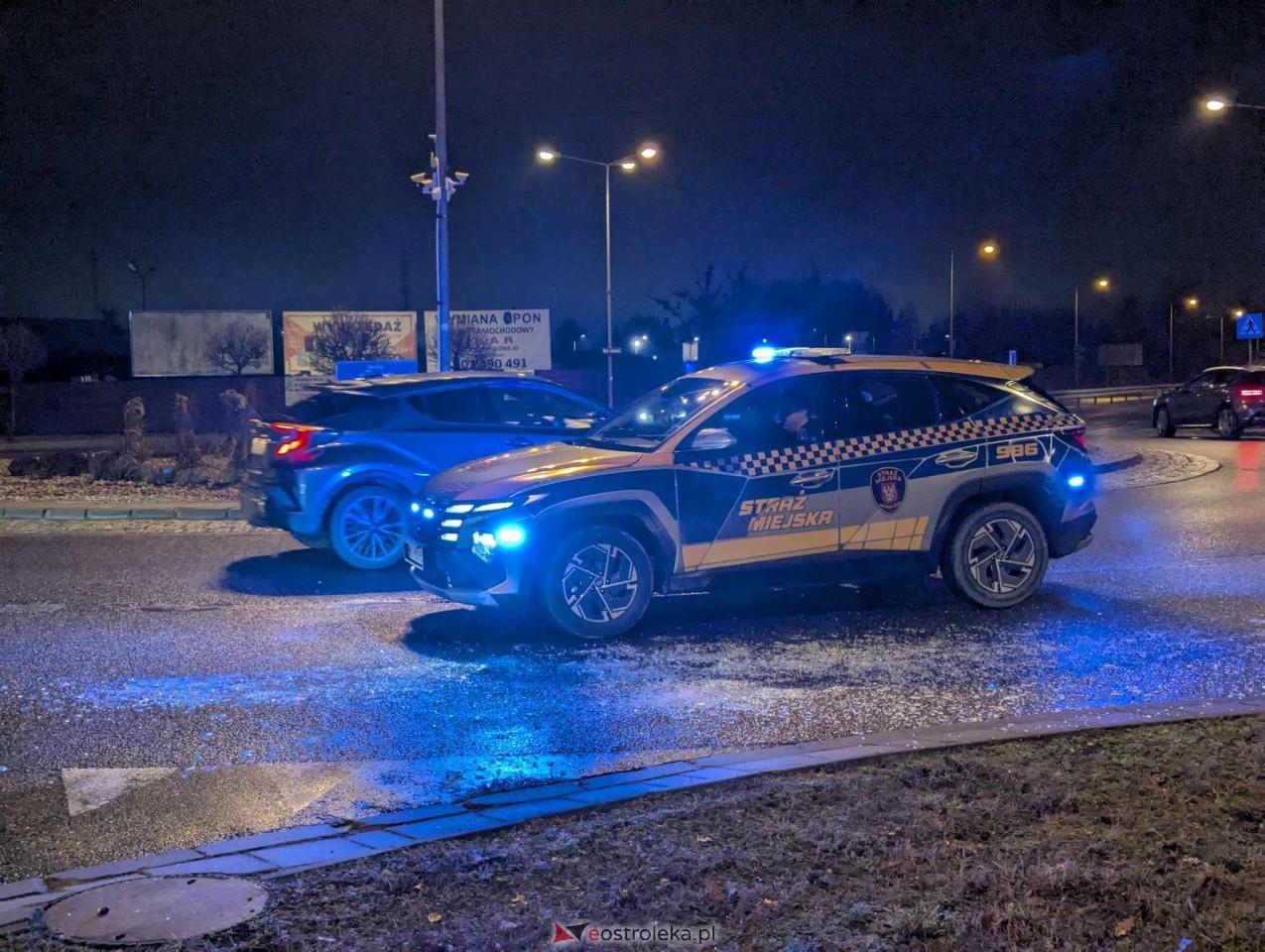 Szkło na rondzie w Ostrołęce [27.12.2024] - zdjęcie #6 - eOstroleka.pl