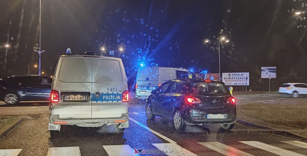 Szkło na rondzie w Ostrołęce [27.12.2024] - zdjęcie #4 - eOstroleka.pl