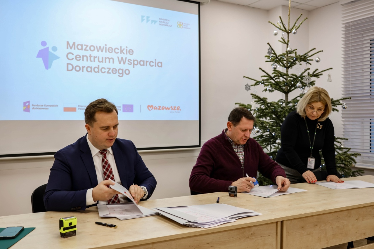 Podpisanie porozumienia w sprawie utworzenia Partnerstwa o nazwie Ostrołęcki Obszar Strategicznej Interwencji [30.12.2024] - zdjęcie #16 - eOstroleka.pl