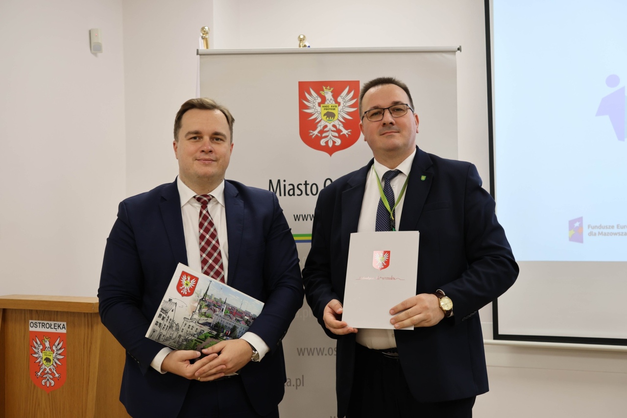 Podpisanie porozumienia w sprawie utworzenia Partnerstwa o nazwie Ostrołęcki Obszar Strategicznej Interwencji [30.12.2024] - zdjęcie #12 - eOstroleka.pl