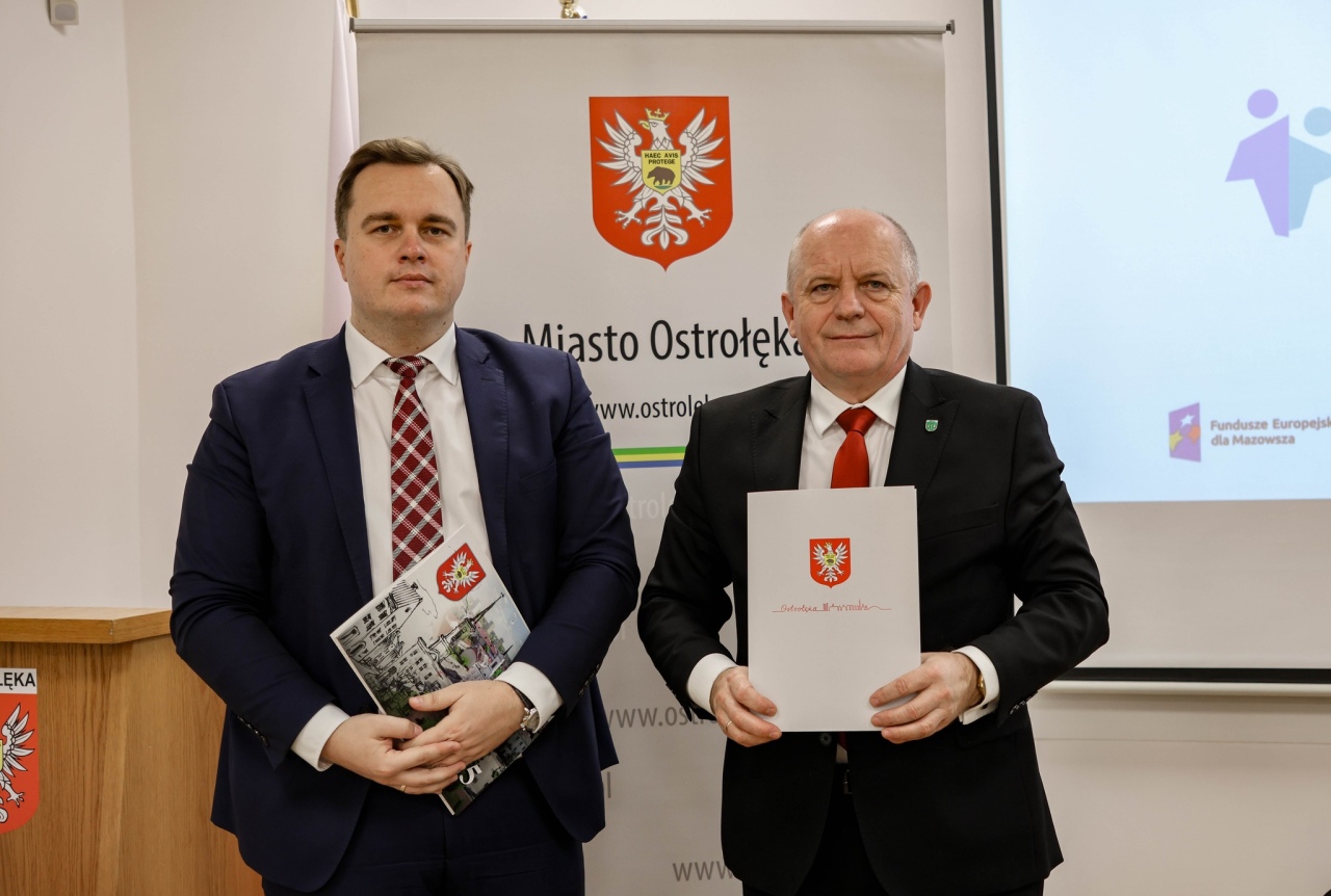 Podpisanie porozumienia w sprawie utworzenia Partnerstwa o nazwie Ostrołęcki Obszar Strategicznej Interwencji [30.12.2024] - zdjęcie #7 - eOstroleka.pl