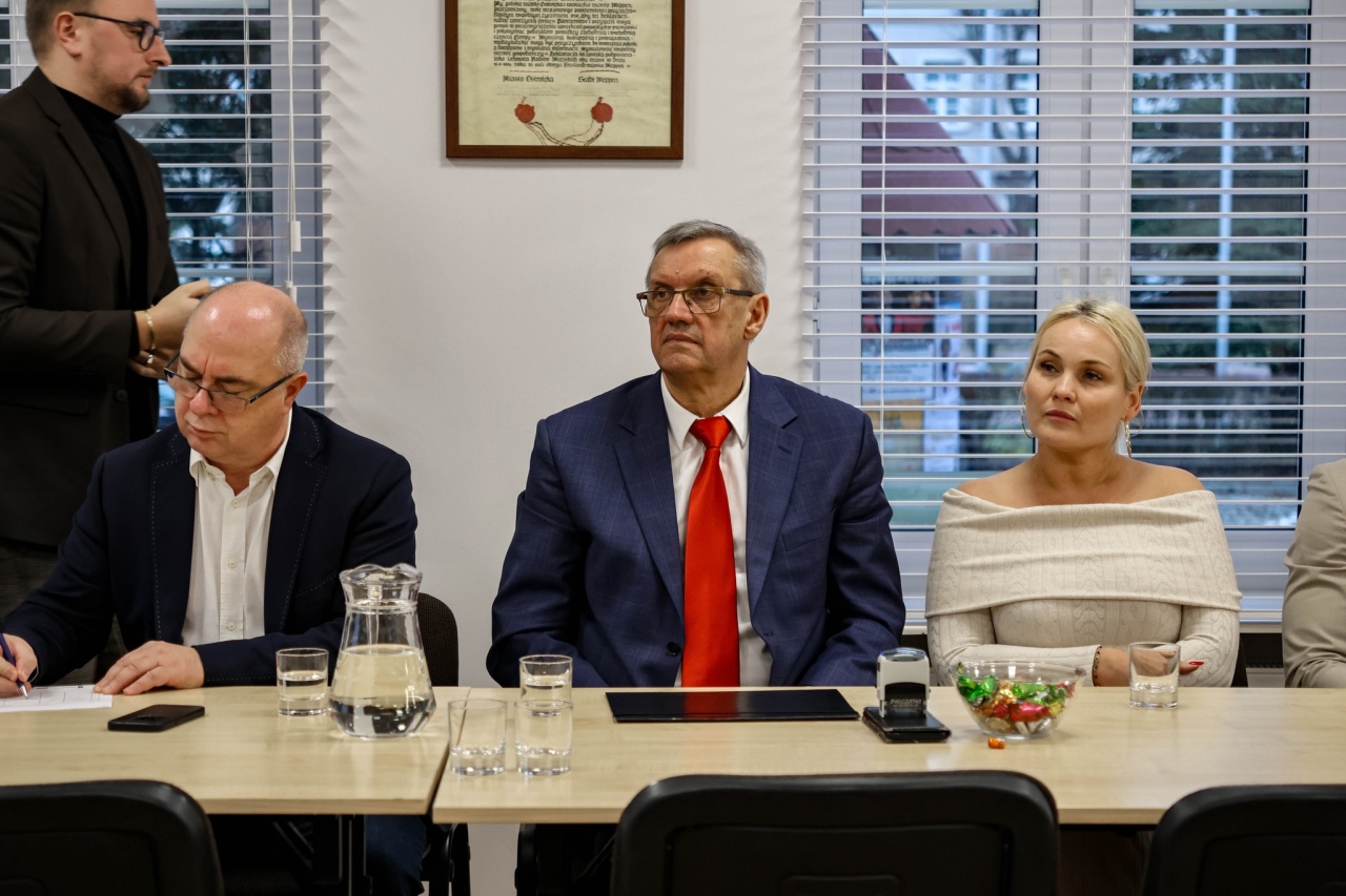 Podpisanie porozumienia w sprawie utworzenia Partnerstwa o nazwie Ostrołęcki Obszar Strategicznej Interwencji [30.12.2024] - zdjęcie #6 - eOstroleka.pl