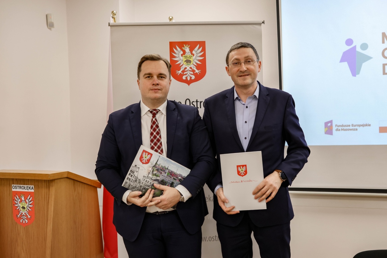 Podpisanie porozumienia w sprawie utworzenia Partnerstwa o nazwie Ostrołęcki Obszar Strategicznej Interwencji [30.12.2024] - zdjęcie #2 - eOstroleka.pl