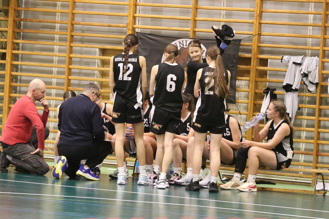 Turniej koszykówki o Puchar Prezydenta Ostrołęki [28.12.2024] - zdjęcie #3 - eOstroleka.pl