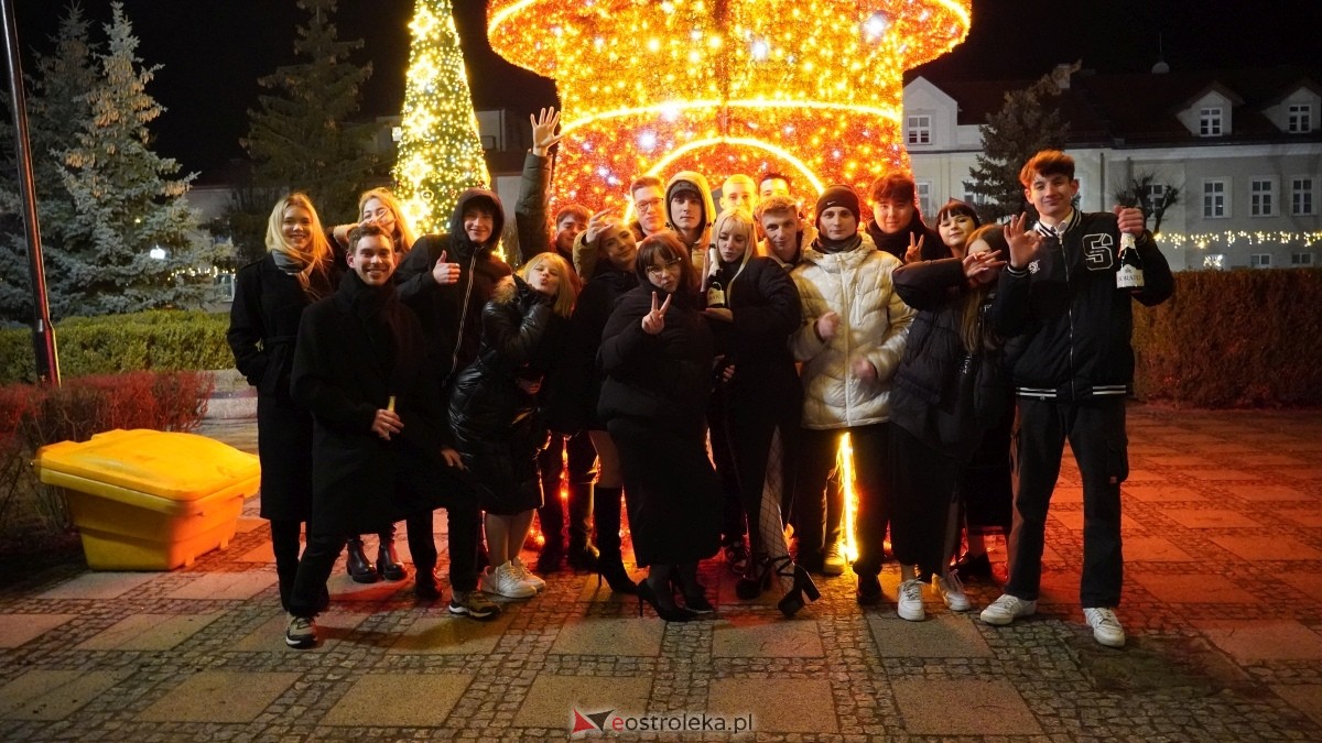 Sylwester 2024/25 w Ostrołęce [31.12.2024] - zdjęcie #57 - eOstroleka.pl