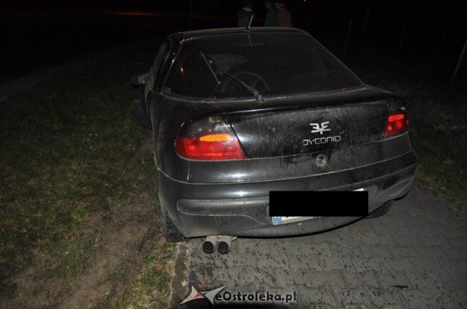 Uderzył w latarnię i uciekł (31.VIII.2011) - zdjęcie #14 - eOstroleka.pl