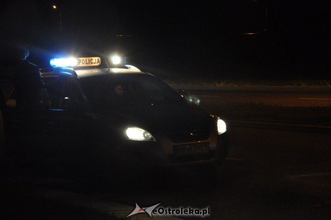 Uderzył w latarnię i uciekł (31.VIII.2011) - zdjęcie #10 - eOstroleka.pl
