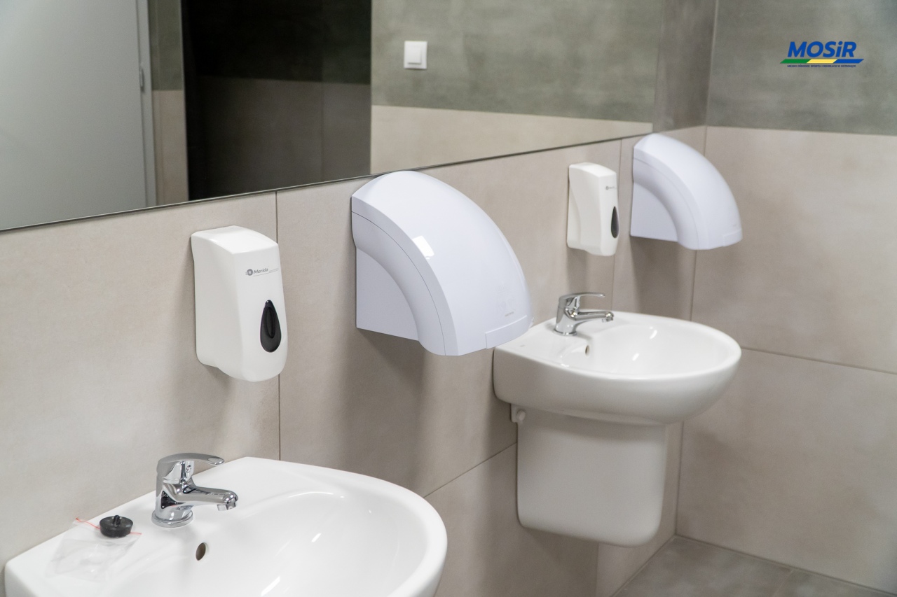 Szatnie przy ZSZ nr 1 po remoncie [02.01.2025] - zdjęcie #2 - eOstroleka.pl