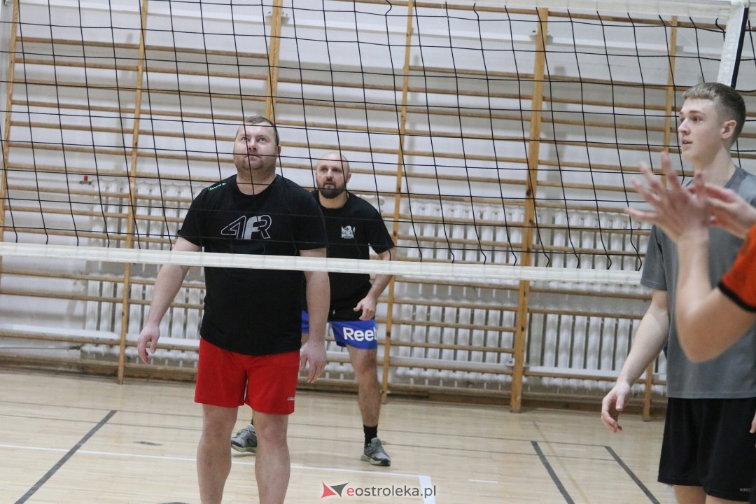Charytatywny turniej siatkówki [03.01.2025] - zdjęcie #40 - eOstroleka.pl