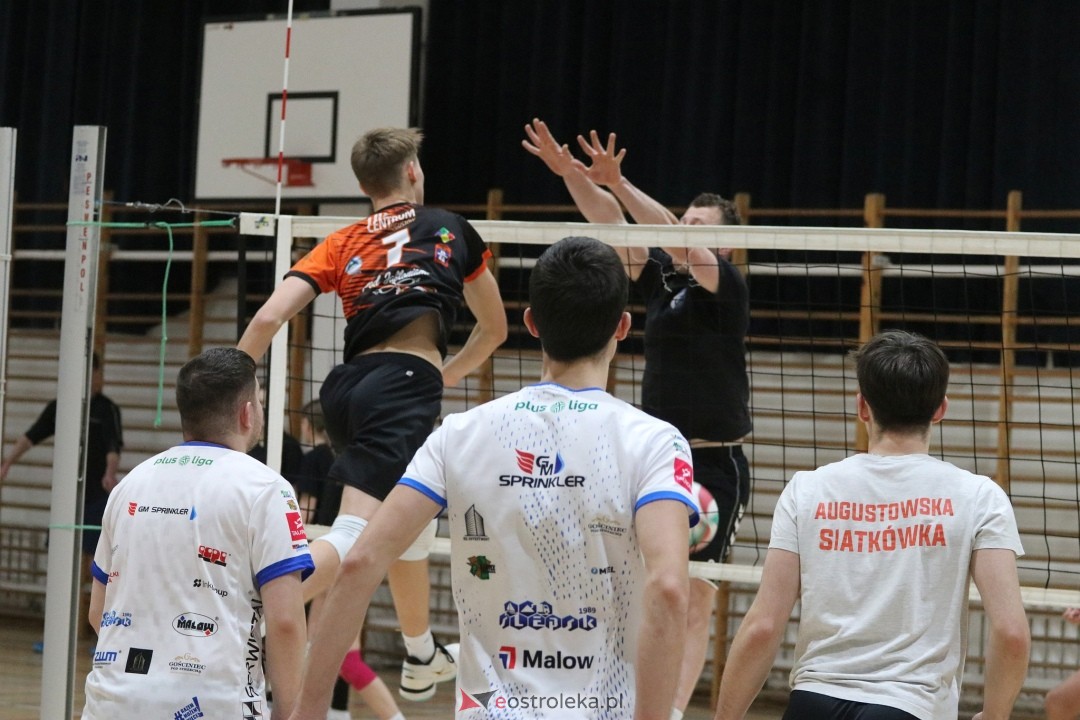 Charytatywny turniej siatkówki [03.01.2025] - zdjęcie #39 - eOstroleka.pl