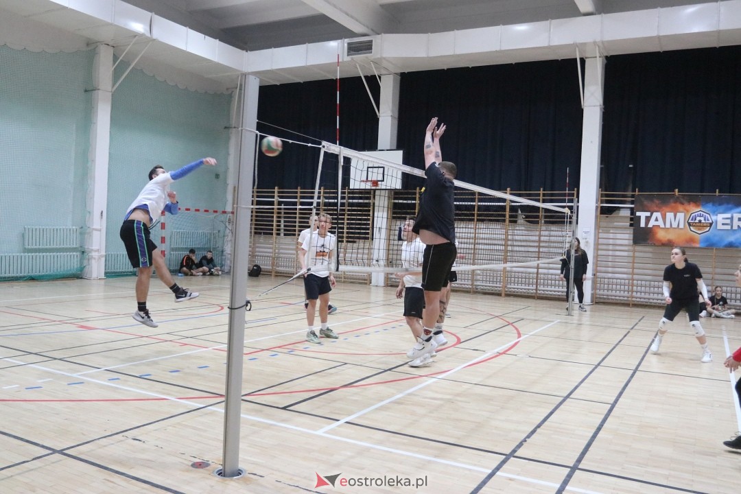 Charytatywny turniej siatkówki [03.01.2025] - zdjęcie #34 - eOstroleka.pl