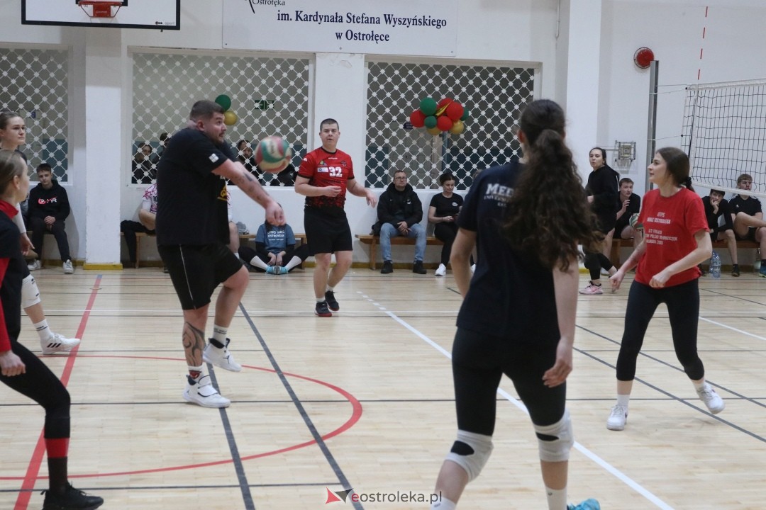 Charytatywny turniej siatkówki [03.01.2025] - zdjęcie #25 - eOstroleka.pl