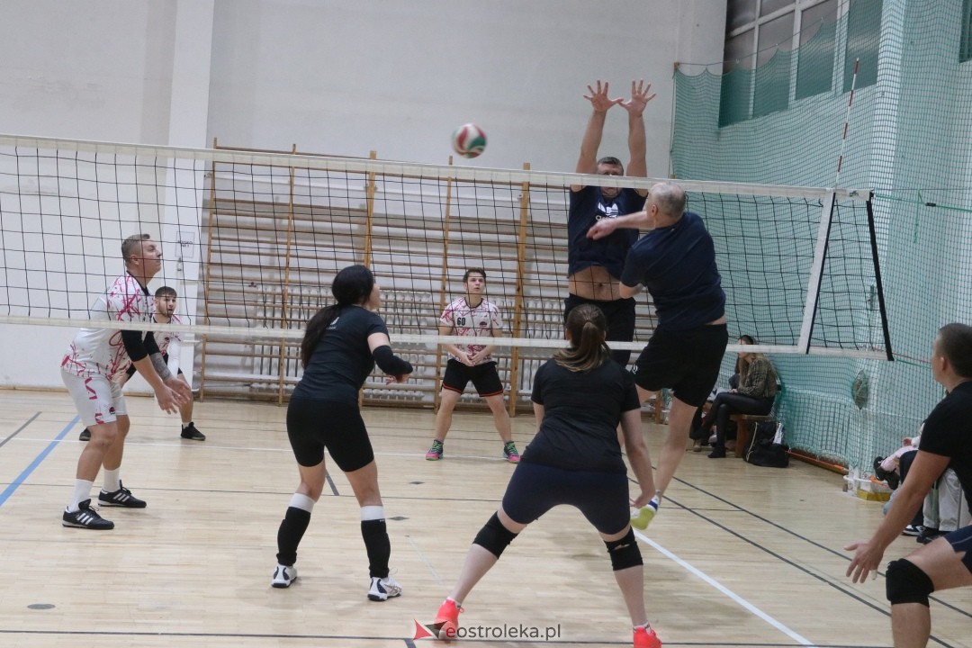 Charytatywny turniej siatkówki [03.01.2025] - zdjęcie #18 - eOstroleka.pl