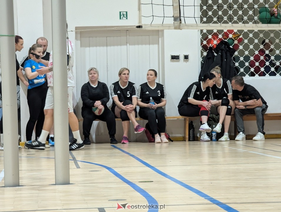Charytatywny turniej siatkówki [03.01.2025] - zdjęcie #13 - eOstroleka.pl
