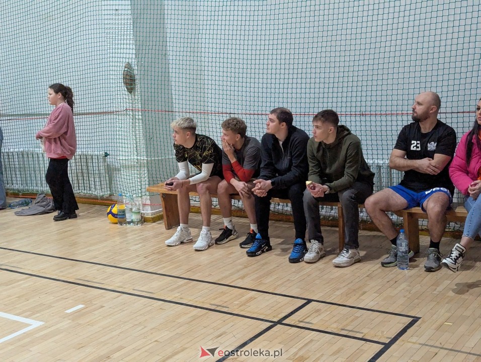 Charytatywny turniej siatkówki [03.01.2025] - zdjęcie #9 - eOstroleka.pl