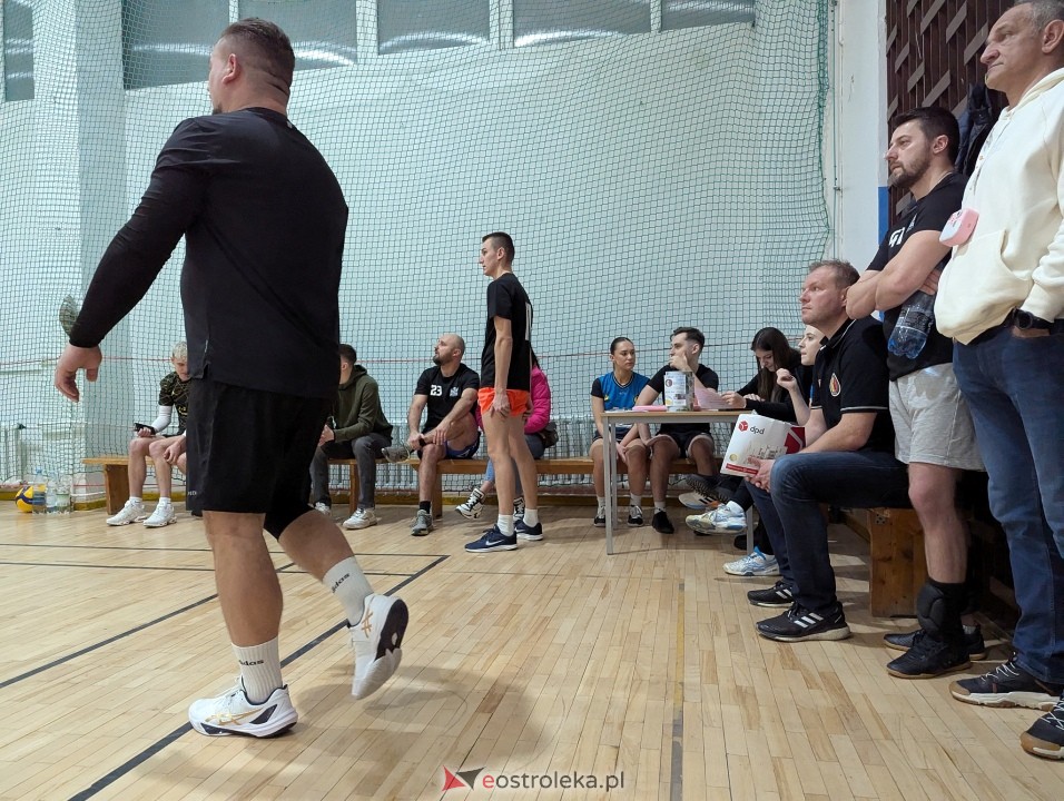 Charytatywny turniej siatkówki [03.01.2025] - zdjęcie #3 - eOstroleka.pl