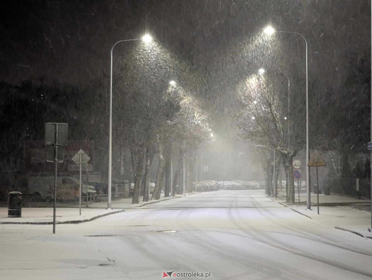 Ostrołęka pod śnieżną peleryną – chwilowy widok zimy [03.01.2025] - zdjęcie #19 - eOstroleka.pl