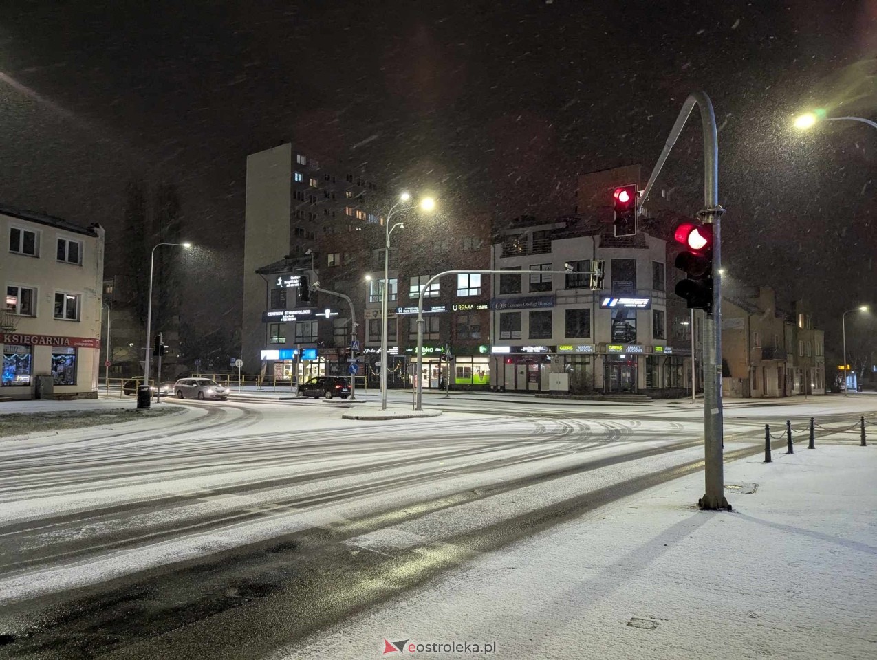 Ostrołęka pod śnieżną peleryną – chwilowy widok zimy [03.01.2025] - zdjęcie #16 - eOstroleka.pl