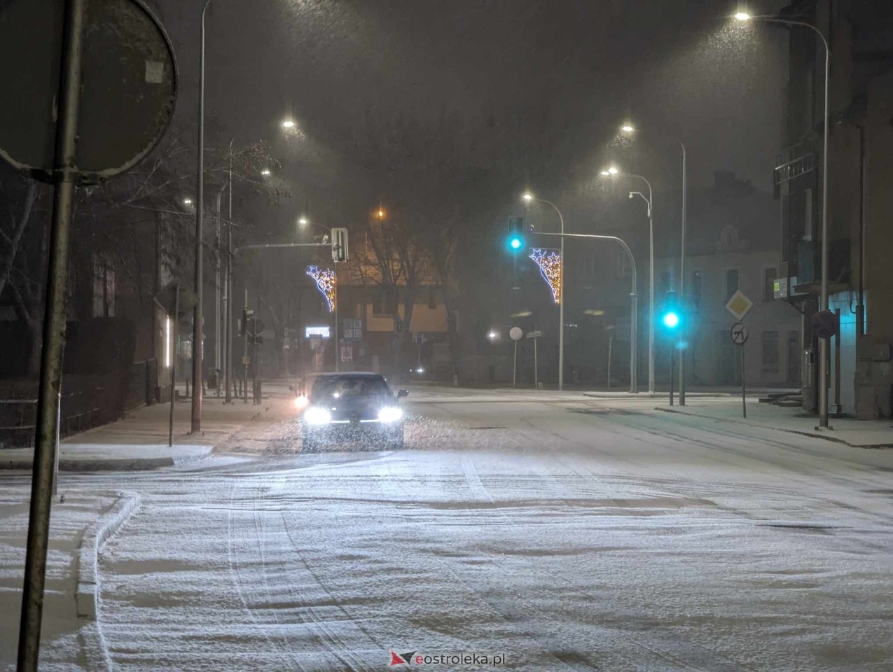 Ostrołęka pod śnieżną peleryną – chwilowy widok zimy [03.01.2025] - zdjęcie #13 - eOstroleka.pl