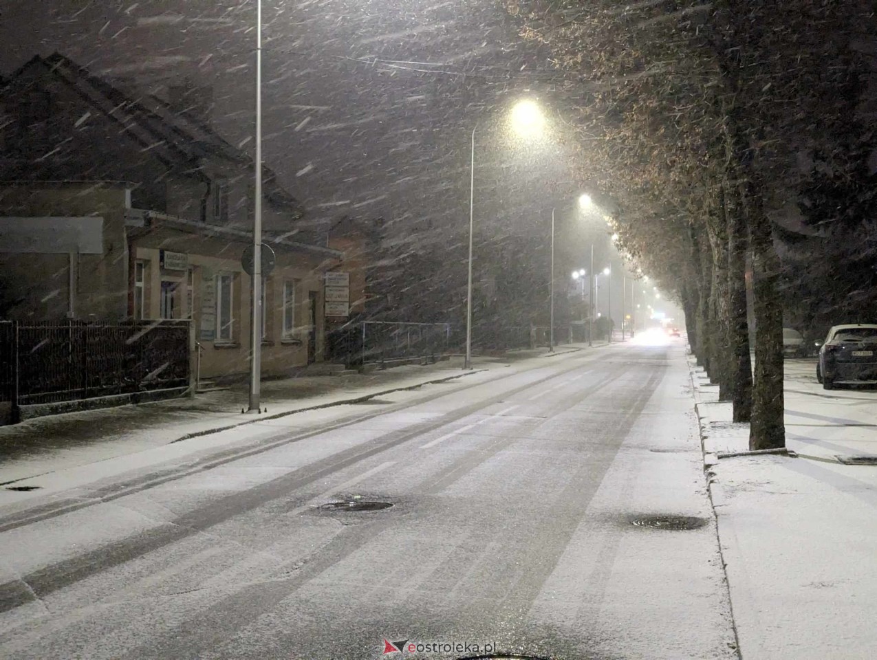 Ostrołęka pod śnieżną peleryną – chwilowy widok zimy [03.01.2025] - zdjęcie #11 - eOstroleka.pl