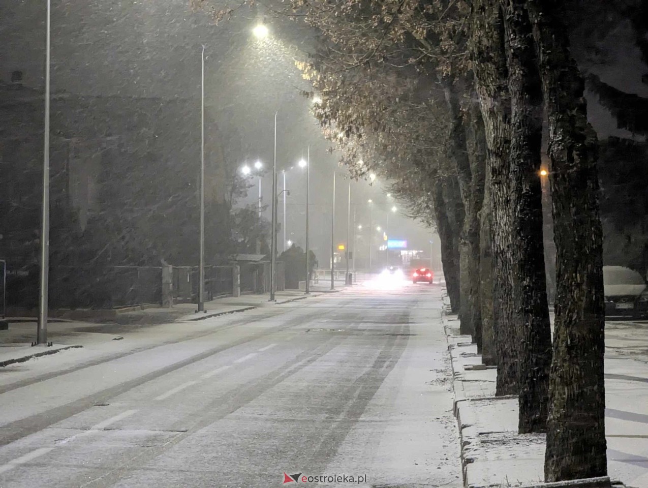 Ostrołęka pod śnieżną peleryną – chwilowy widok zimy [03.01.2025] - zdjęcie #7 - eOstroleka.pl