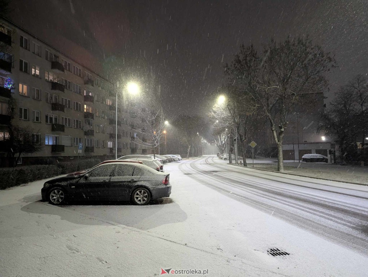 Ostrołęka pod śnieżną peleryną – chwilowy widok zimy [03.01.2025] - zdjęcie #5 - eOstroleka.pl