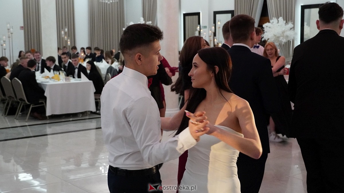 Studniówka ZSZ nr 1 [04.01.2025] - zdjęcie #11 - eOstroleka.pl